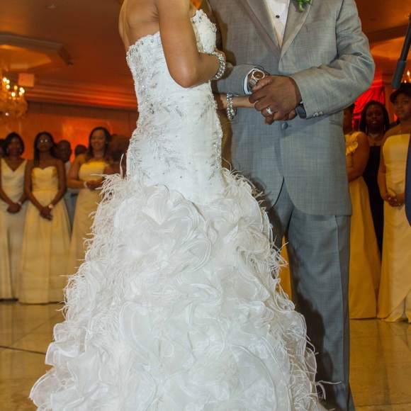 AWESOME DRESS FOR SALE!!! INTERESTED? EMAIL  ME!😉 - Picture 4 of 4